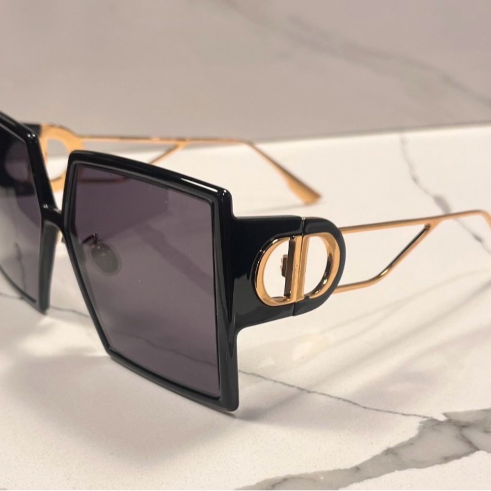 Black Oversized Gradient Sunglasses. Unbranded - image 2